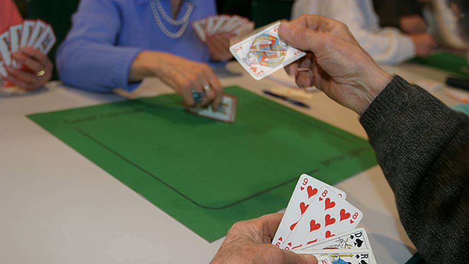 Jassen ist in der Schweiz ein äusserst beliebtes Gesellschaftsspiel.