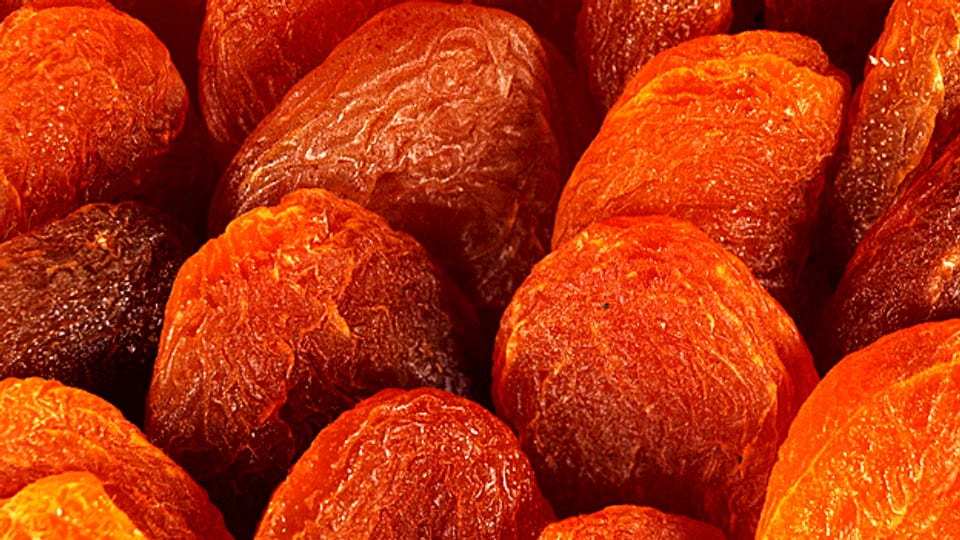 Trockenfrüchte wie gedörrte Aprikosen oder Äpfel waren früher nicht nur wichtige Vitaminspender, sondern schmeckten auch noch lecker.