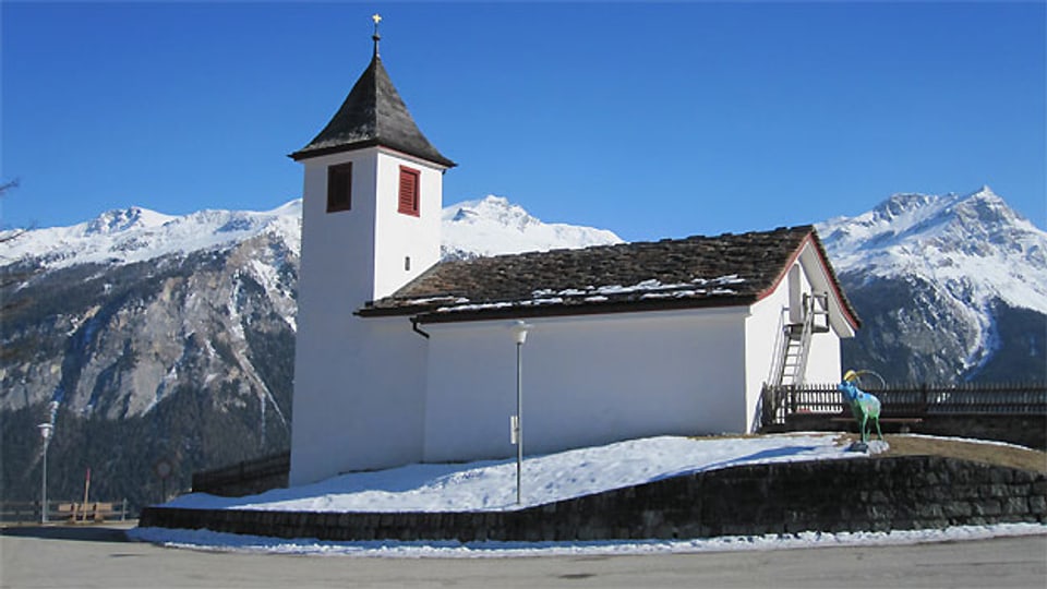 Die Bergkirche in Wergenstein am Schamserberg.