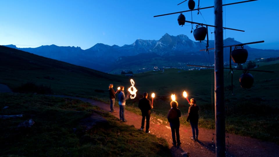 Neu im Programm der KlangWelt Toggenburg ist auch eine Nachtführung durch den Klangweg.