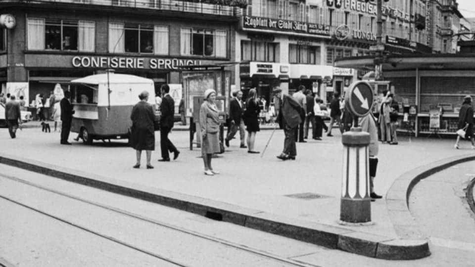 Der Paradeplatz in Zürich um 1960.