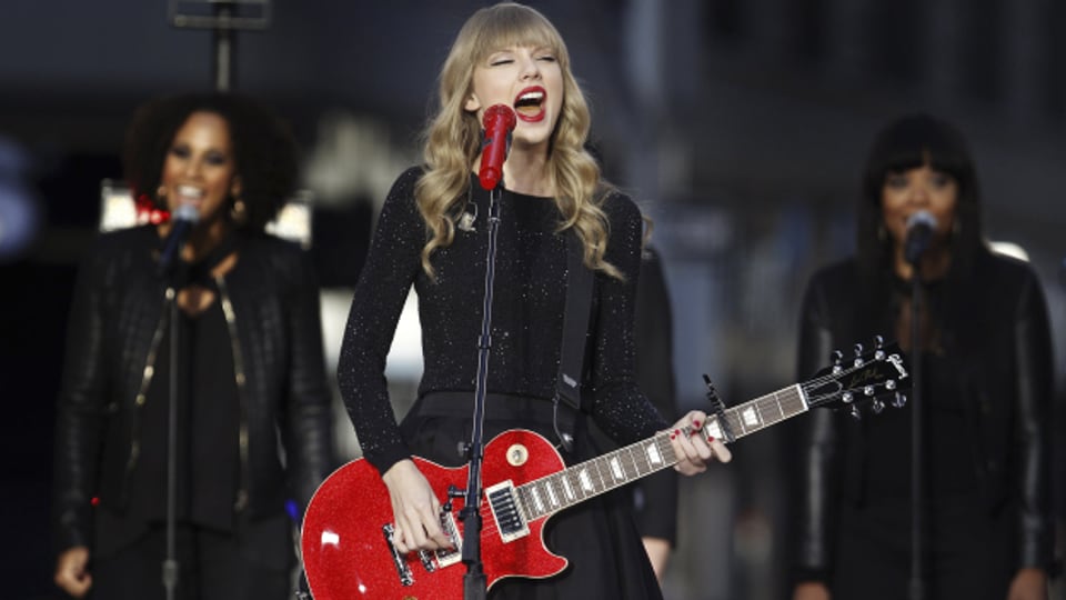 Taylor Swift 2012 bei einem Live Auftritt