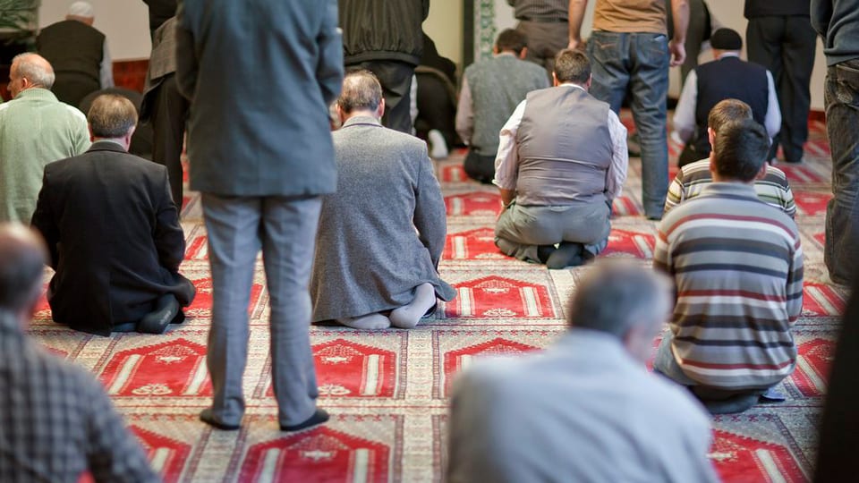 Schweizer Muslime beim Freitagsgebet in Winterthur (Symbolbild).