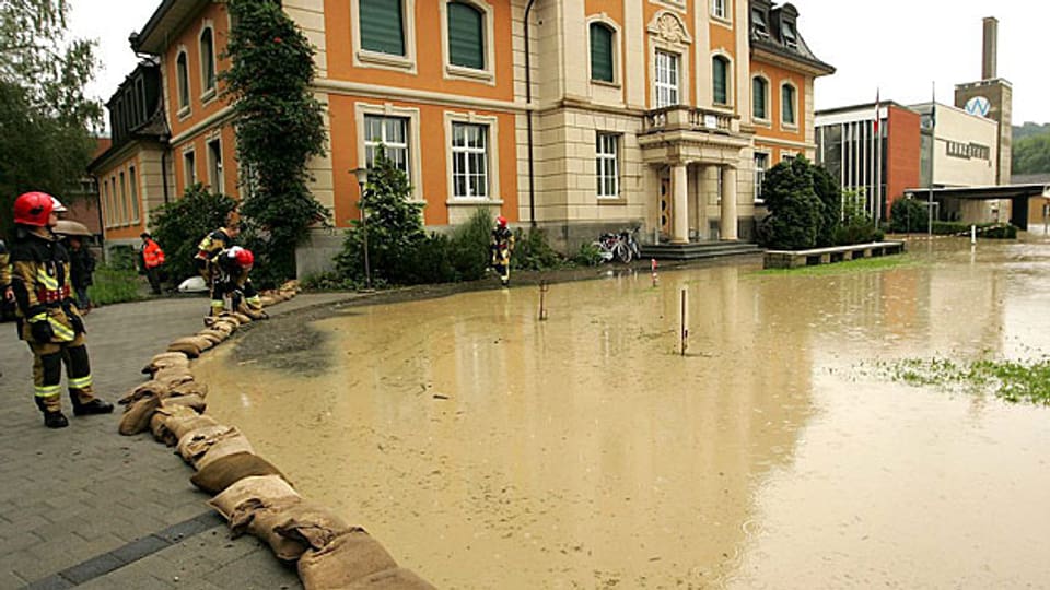 Trotz Starkregen erwarten die Experten kein Hochwasser wie 2005 in Windisch (Bild).