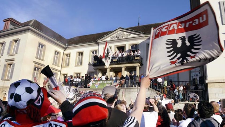Der FC Aarau feiert den Aufstieg