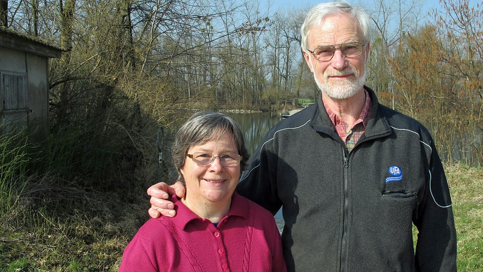 Verena und Simon Antener sind überglücklich. Dank grosszügiger Spenden hat ihr Bauernhof auf der Aareinsel eine Zukunft.