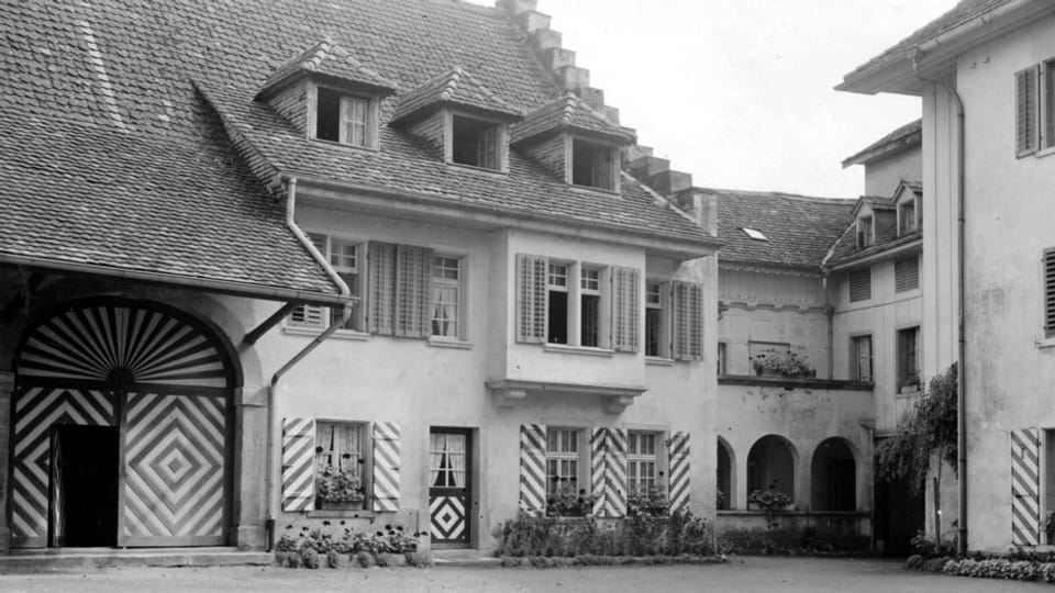 Die historische Schlossscheune von 1710 wird ab Frühsommer 2014 saniert. Die Aargauer Denkmalpflege hat interveniert.