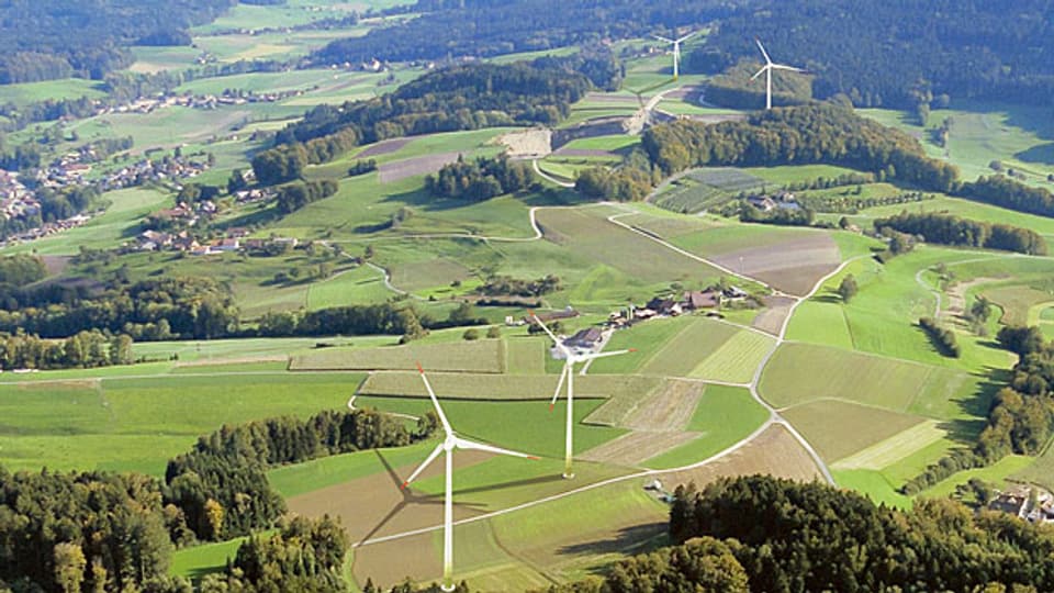Vier Windräder, zwei davon auf Aargauer Boden: Das ist der Plan der Zentralschweizer Kraftwerke (Visualisierung). zvg