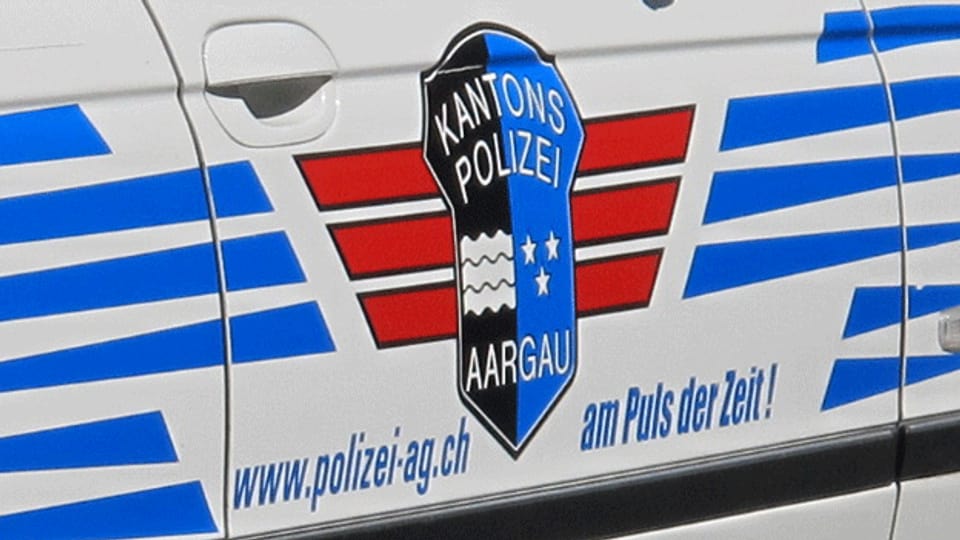 Bei der Kantonspolizei Aargau gingen über 50 Meldungen über beschädigte Autos ein.