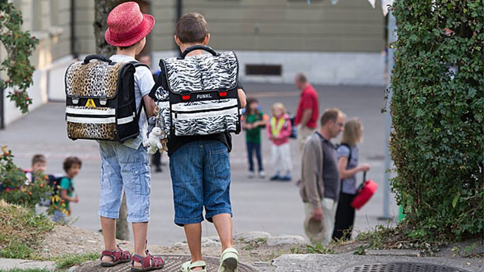 Mit dem Ende der Sommerferien beginnt im Aargau für rund 71'000 Schülerinnen und Schülern wieder die Schule.