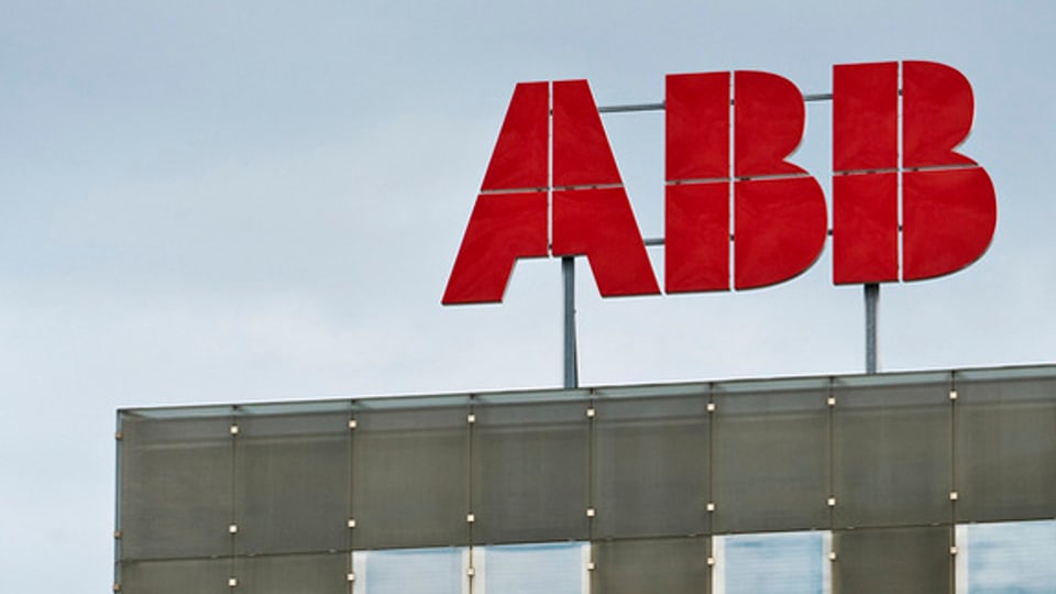 Das ABB-Logo prägt viele Industriegebiete im Aargau: Das dürfte trotz Reorganisation so bleiben.