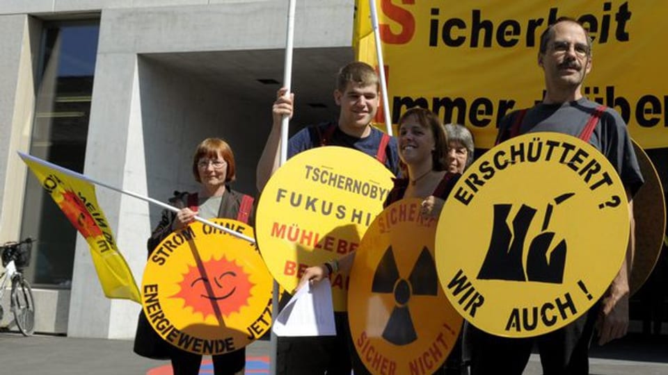 Aktivisten belagern seit Fukushima fast täglich für eine Stunde den Sitz der Atom-Aufsicht Ensi in Brugg.