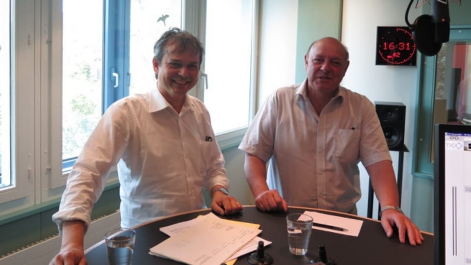 Es diskutierten SP-Nationalrat Philipp Hadorn (links im Bild) und SVP-Nationalrat Ulrich Giezendanner (rechts im Bild).