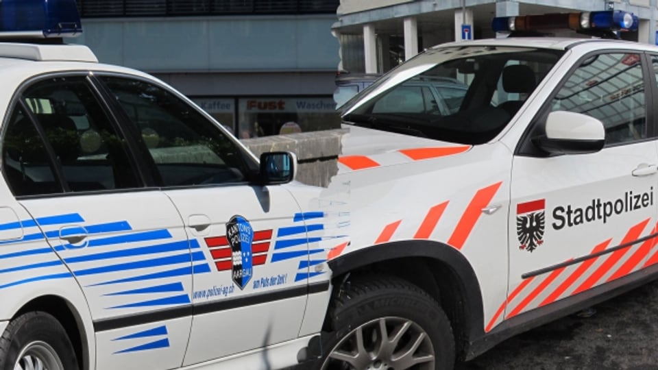 Die Zusammenarbeit zwischen Kantons- und Regionalpolizei soll sich im Aargau noch verbessern.