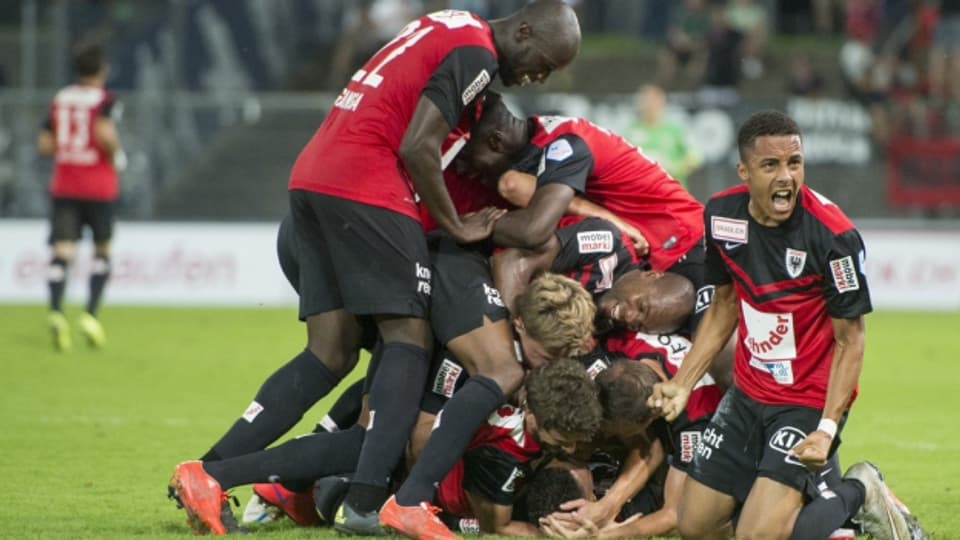 Endlich! In der 7. Runde kann der FC Aarau den ersten Saisonsieg feiern.
