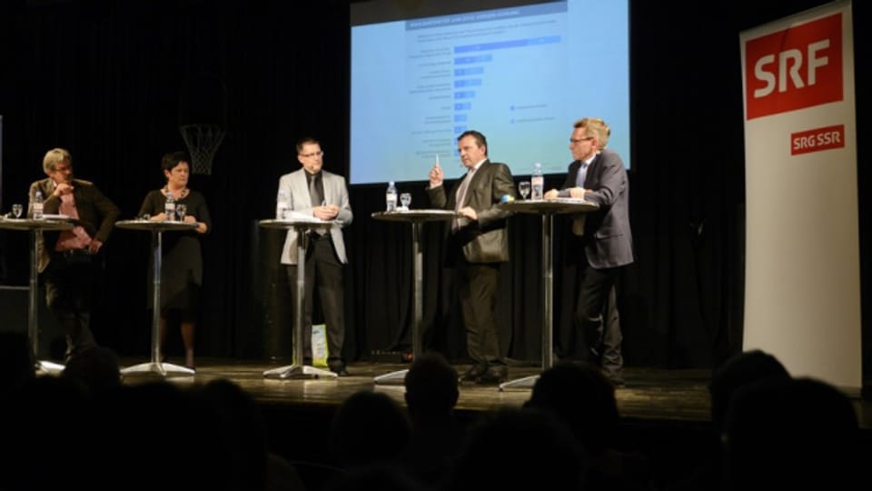 Roberto Zanetti (von links), Marianne Meister, Moderator Marco Jaggi, Walter Wobmann und Pirmin Bischof im Gespräch.