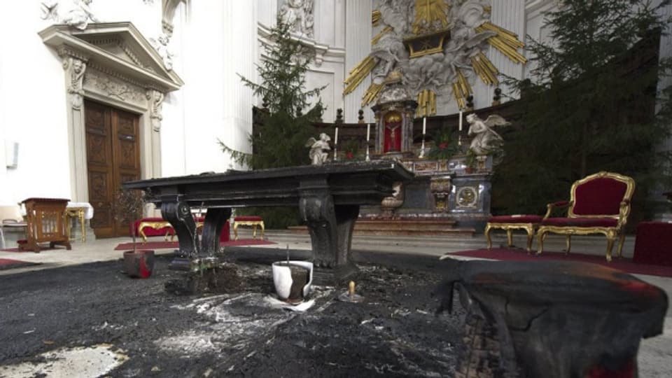 Der Brand im Altarraum der Kathedrale verursachte einen Schaden von 3.5 Millionen Franken.