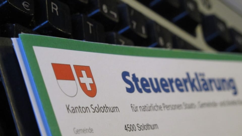 Eine externe Firma scannt für den Kanton Solothurn die Steuererklärungen. Die Vergabepraxis und der Datenschutz sorgen für Kritik.