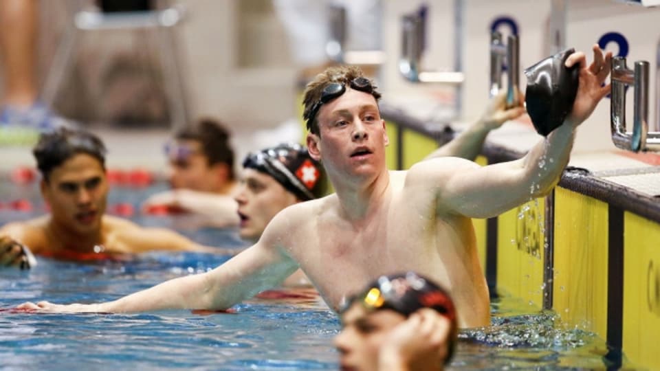Yannick Käser aus Mumpf nach seinem Sieg im Final über 100 Meter Brust an der Langbahn-Schweizermeisterschaft im Schwimmen.