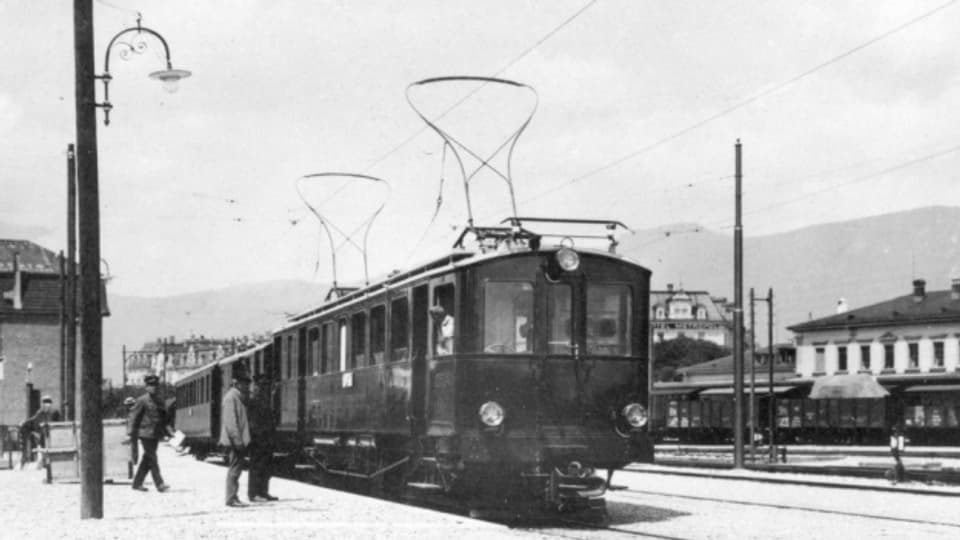 Die Züge der ESB hielten 1916 auf der Südseite des Hauptbahnhofs Solothurn.