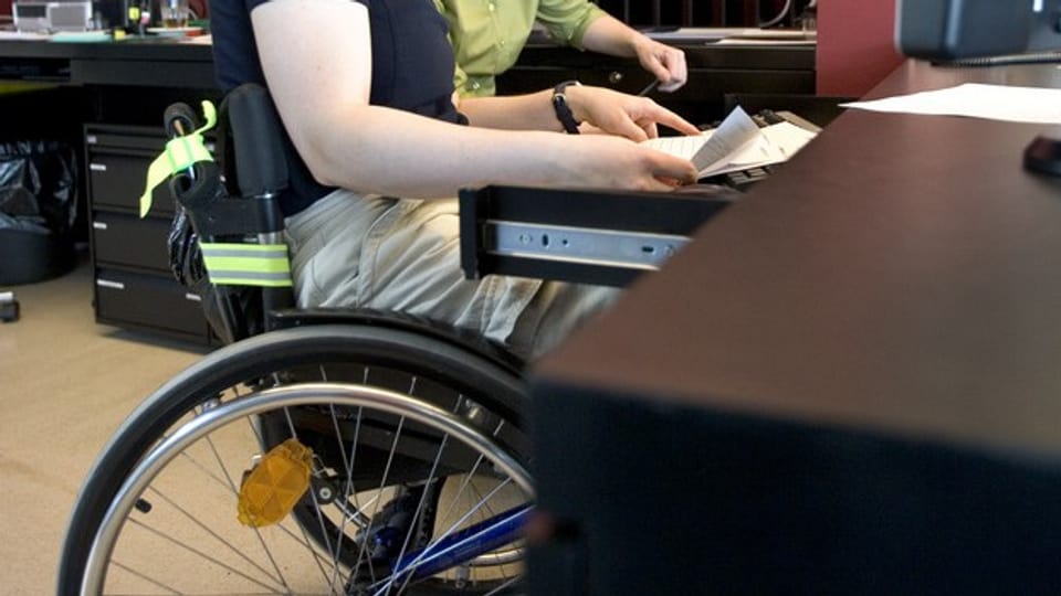IV-Bezüger im Rollstuhl.