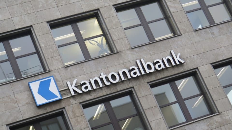 Der Grosse Rat hat entschieden, dass die Aargauische Kantonalbank mehr Geld in die Staatskasse abliefern muss.