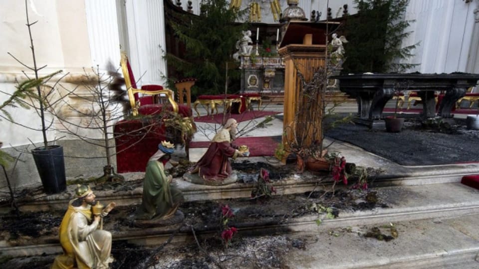 Brandstifter der St. Ursen-Kathedrale hat in seiner Zelle Feuer gelegt.