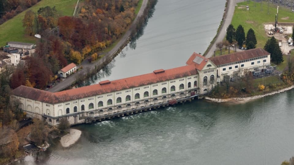 Im Wasserkanton Aargau gibt es viele Flusskraftwerke. Im Bild das Flusskraftwerk Beznau der Axpo.