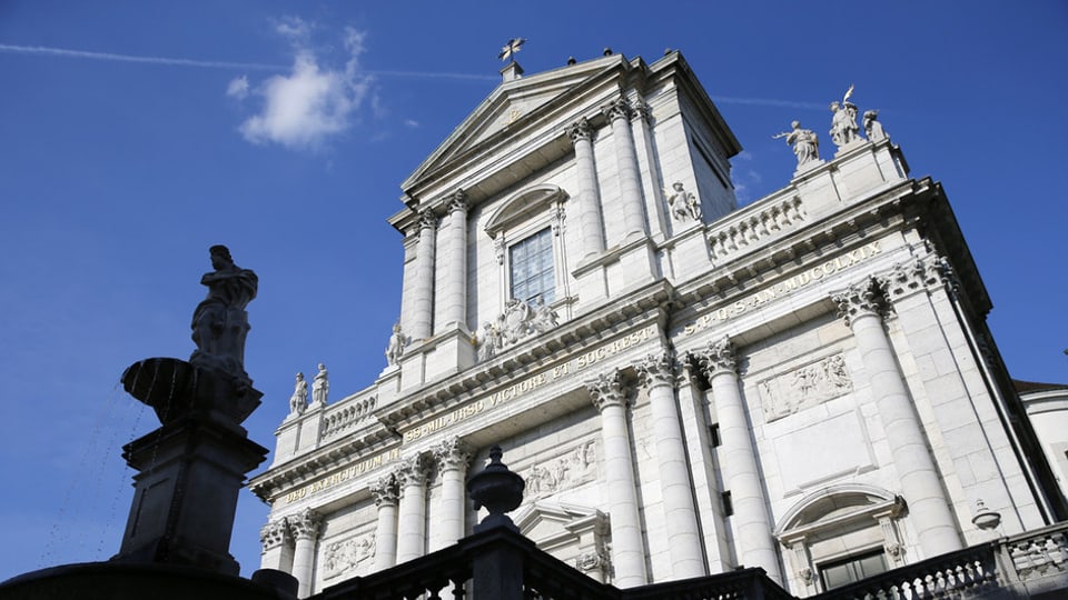 Der Brandstifter hat in der St. Ursen-Kathedrale einen Schaden von 3,5 Millionen Franken angerichtet.