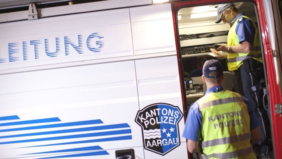 Die Aargauer Kantonspolizei überprüfte die Personalien aller kontrollierten Personen.