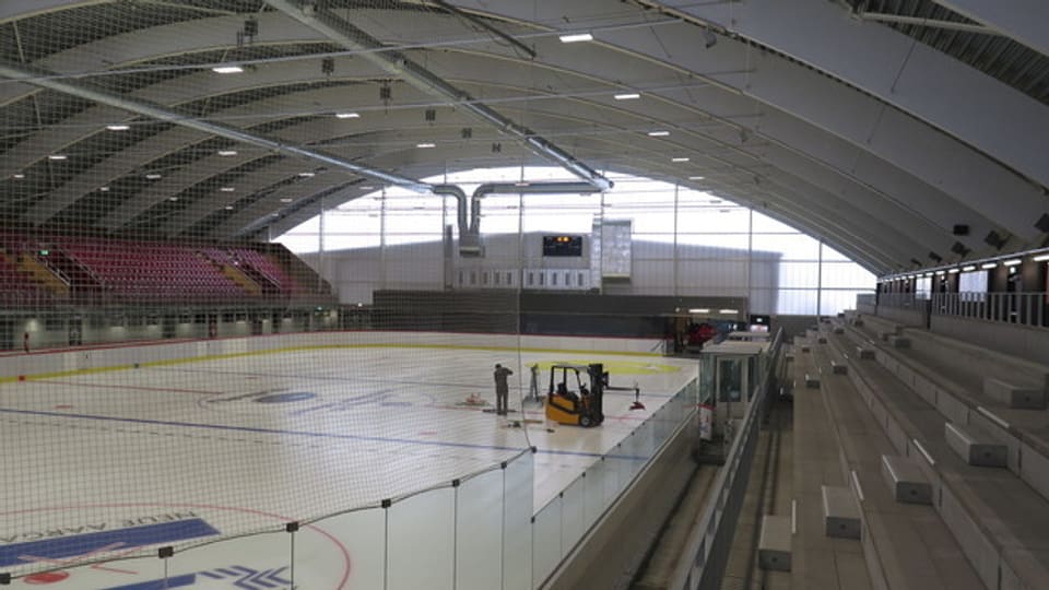 m November 2016 wurde die neue Eishalle feierlich eröffnet. Die Freude war jedoch für die Vereine nur von kurzer Dauer.