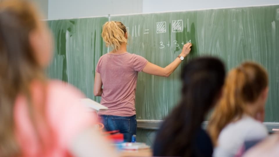Parlament und Regierung haben verordnet, dass es kein «schulfrei» mehr gibt für Lehrer-Weiterbildung