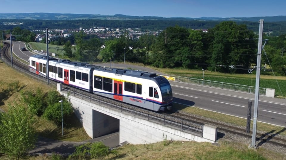  Die Bremgarten-Dietikon-Bahn unterwegs in Widen.