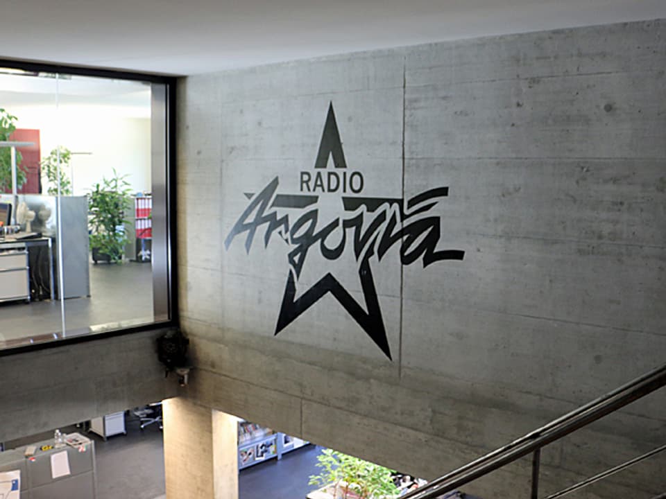 Radio Argovia betreibt künftig noch Lokalredaktionen in Aarau. Der Rest wird nach Zürich zu Radio 24 ausgelagert. Beide Radios gehören den AZ Medien.