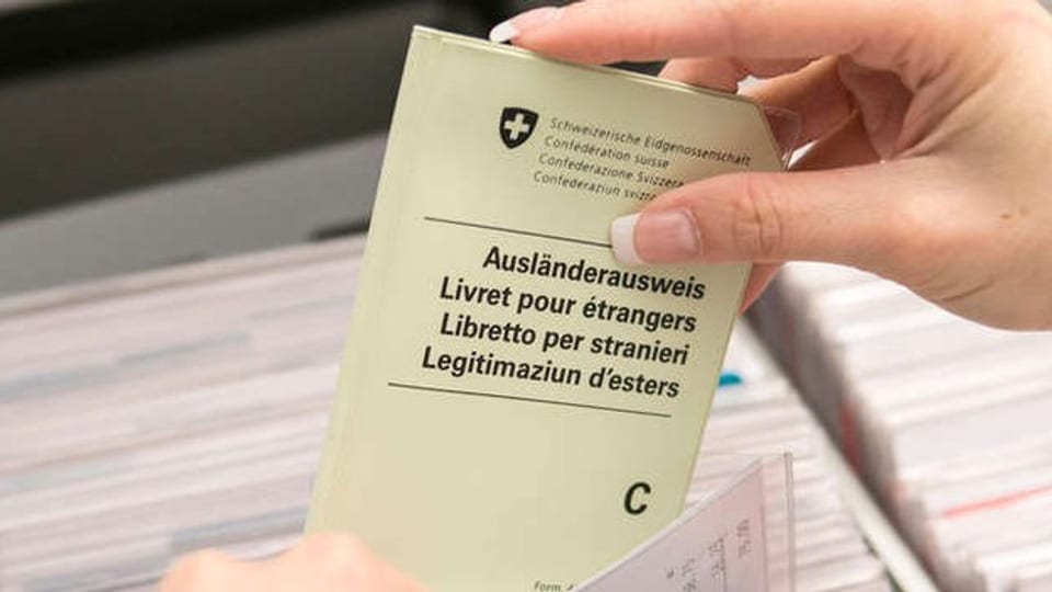 Drei Solothurner Jungparteien fordern mit einer Initiative das Stimm- und Wahlrecht für AusländerInnen mit C-Ausweis.