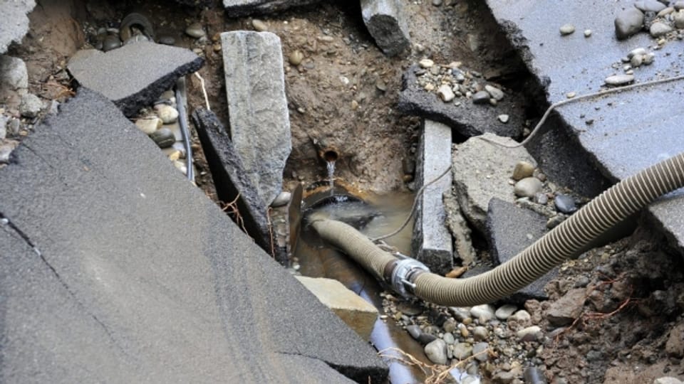 In Obersiggenthal haben sich Wasserleitungsbrüche gehäuft. Schuld sei das Wetter und alte Leitungen. (Symbolbild)