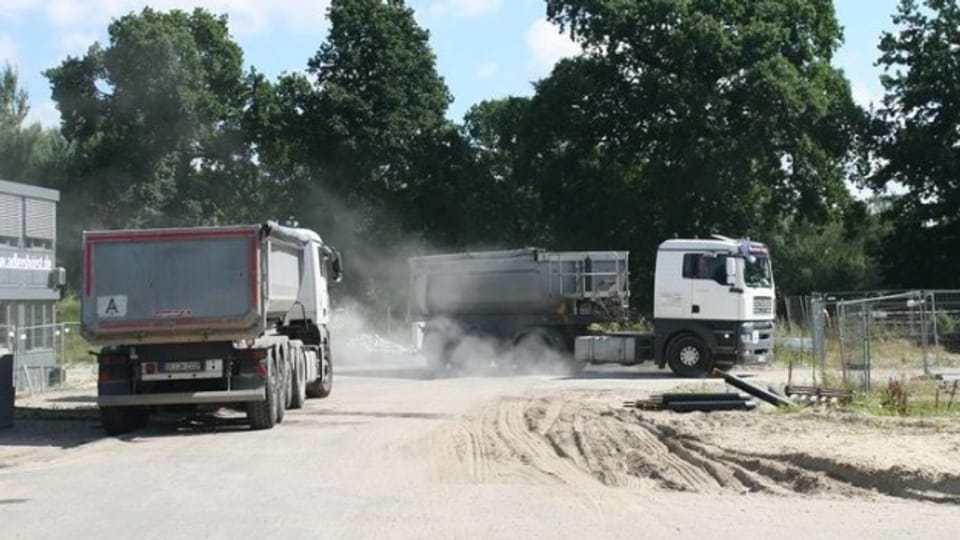 Rund 19'000 Lastwagenfahrten wird es innerhalb eines Jahres rund ums KSB geben, nur um das ganze Aushubmaterial wegzuführen.