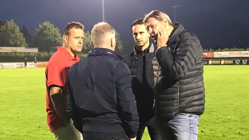 FC Aarau Krisentreff: Trainer Patrick Rahmen, Präsident Alfred Schmid, Sportchef Sandro Burki und Vizepräsident Roger Geissberger.