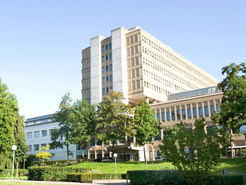 Die Regierung schaut seinem Kantonsspital Aarau bei den Finanzen genau zu.