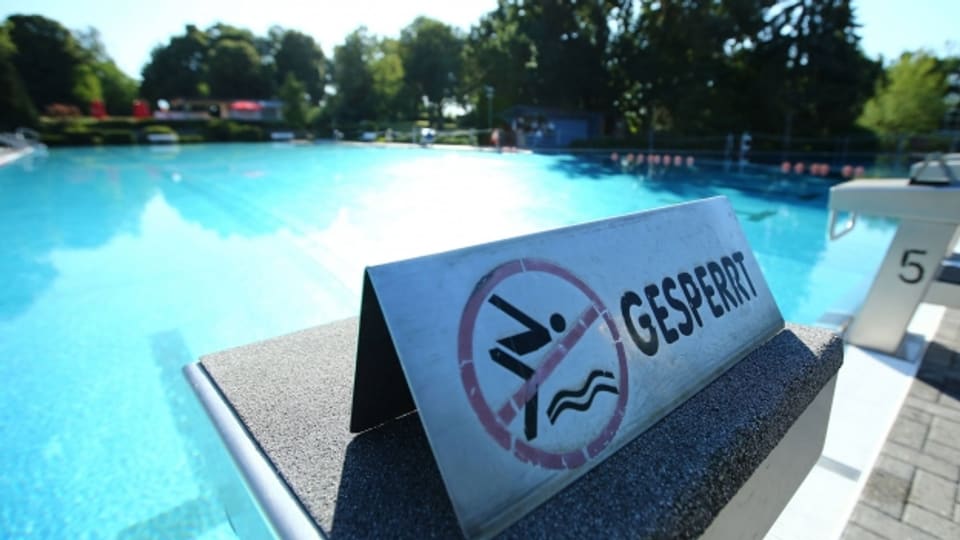 Wegen Strom im Schwimmbecken musste die Badi in Wohlen im Frühling drei Wochen geschlossen bleiben.