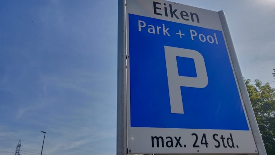 Pendler-Gemeinschaft: Parkplatz für den gemeinsamen Verkehr
