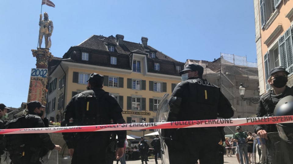 In Solothurn hatte es am Samstag viel mehr Polizisten als Demonstrierende.