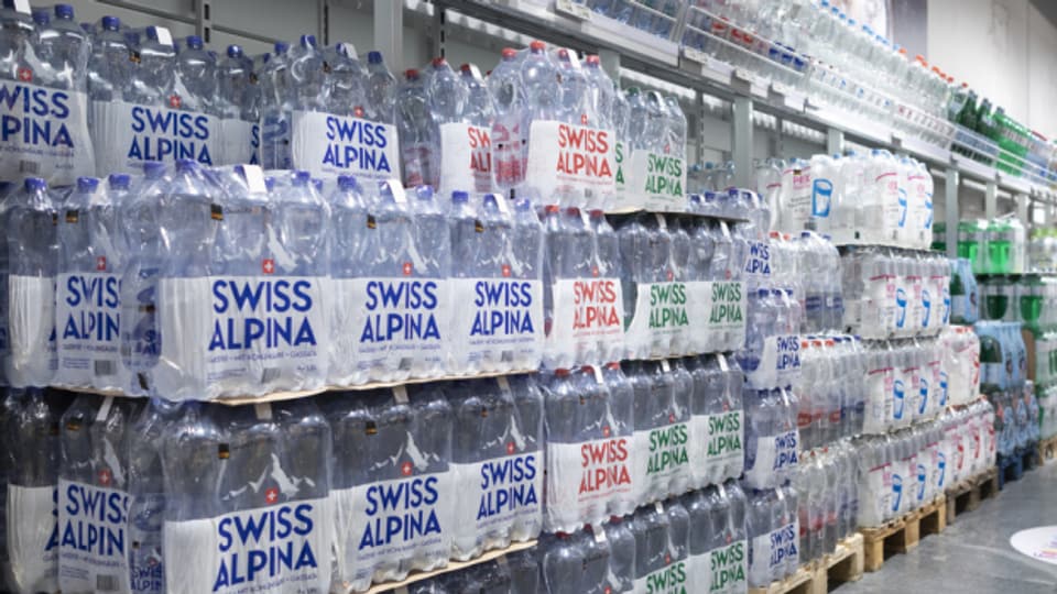 Zu viel Plastik: Detailhändler im Aargau sollen weniger Verpackungsmaterial verwenden.