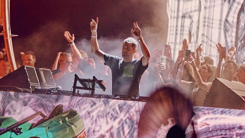 Karriere hinter dem DJ-Pult: Andrea Oliva aus Möhlin machte seine Passion zum Beruf.