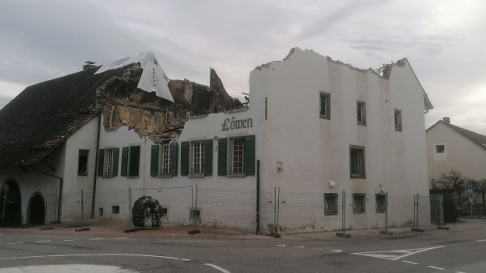 Beim Feuer wurde der 600-jährige Gasthof Löwen in Erlinsbach komplett zerstört.