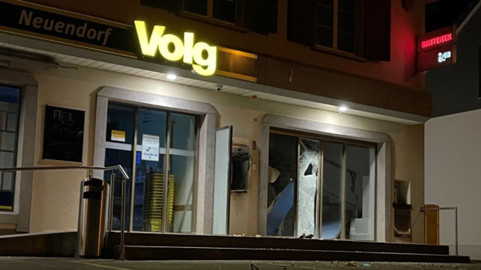 Der Bankomat beim Volg in Neuendorf wurde komplett zerstört.