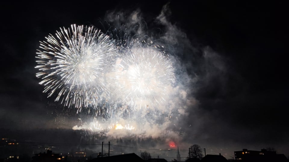 Nach der langen pandemiebedingten Pause zog das Feuerwerk in Oensingen die Massen an.