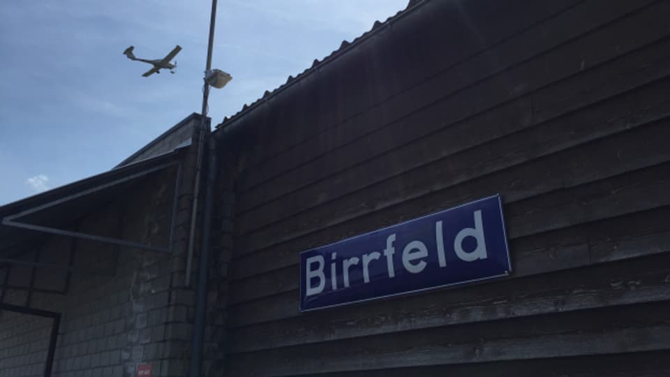Ein Ortsschild gäbe es bereits – auch wenn es zum Flughafen Birrfeld gehört