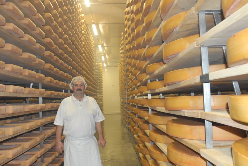 Rudolf Beutler produziert nicht nur Emmentaler, sondern auch viele besondere Käsesorten.