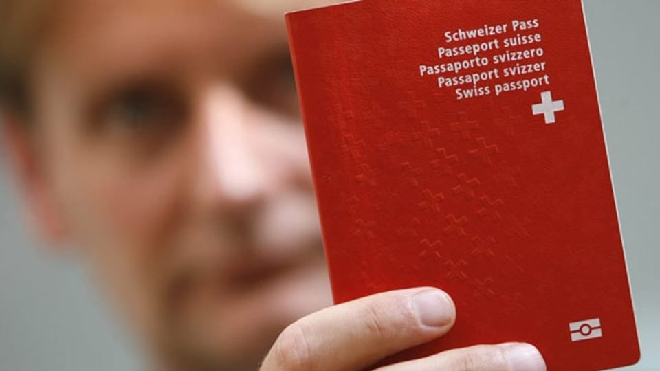 Die SVP will den Weg zum Schweizer Pass schwieriger gestalten..